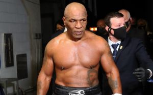 Майк Тайсон назвал "Бой года" в UFC