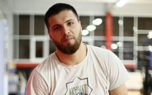 "Нечеловеческий поступок". Бывший чемпион АСА осудил шведов, спаливших Коран