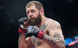 Александр Емельяненко в ближайшее время не появится в Bellator