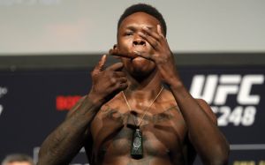 Исраэль Адесанья подписал новую сделку с UFC, делающую его одним из самых высокооплачиваемых бойцов в ММА