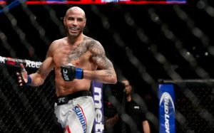 Бен Сондерс проведет бой с Джейком Элленбергером на турнире UFC в Ютике