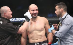 Гловер Тейшейра передумал вызывать на бой Маурисио Руа