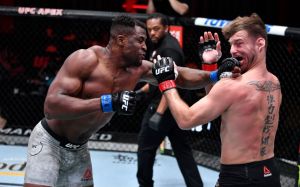 Фрэнсис Нганну оценил работу Херба Дина в бою с Миочичем на UFC 260: "Ему следовало вручить бонус за лучшее выступление вечера"