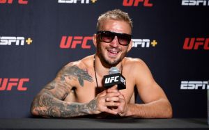 Ти Джей Диллашоу назвал лучшего бой UFC, это не Джон Джонс