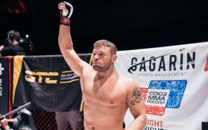 Анатолий Малыхин поедет тренироваться в American Top Team