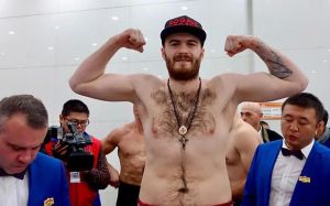 Цотне Рогава завоевал титул WBC, победив Александра Флореса