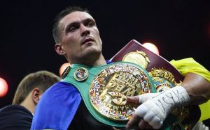 Александр Усик зачитал стихотворение ко Дню Независимости Украины
