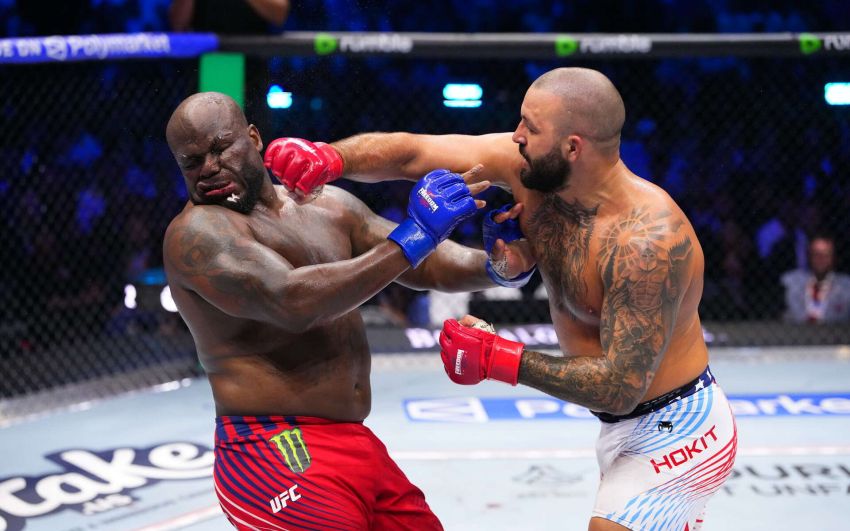 Джош Хокит финишировал Деррика Льюиса во втором раунде на UFC Freedom 250
