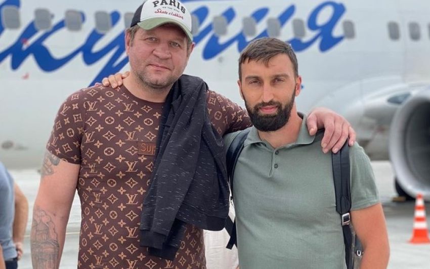 Менеджер Александра Емельяненко: "Гонорар за бой с Джиганом будет в разы больше, чем с Тарасовым"