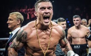 Александр Усик: "Многие члены моей команды стараются не попадаться мне на глаза"