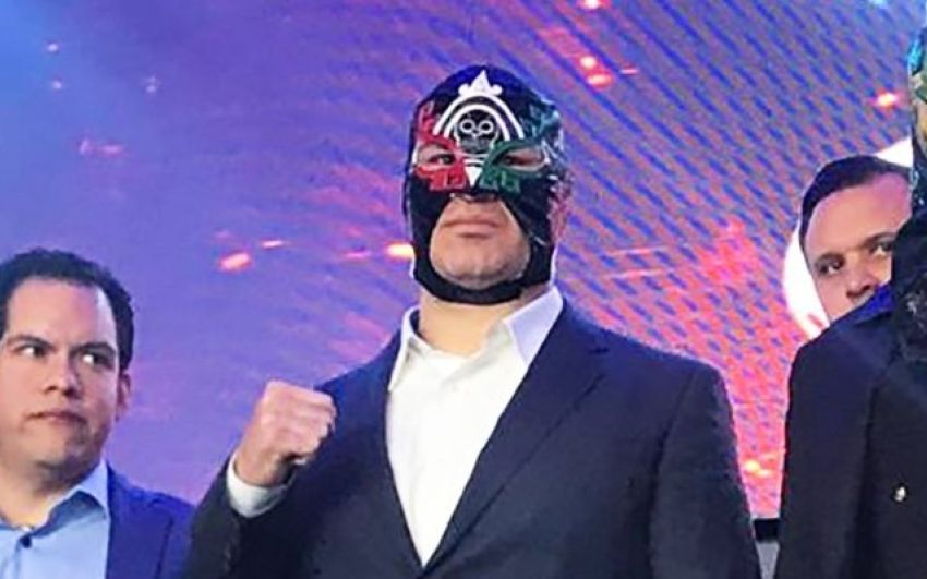 Кейн Веласкес подписал контракт с рестлинг-промоушеном Lucha Libre AAA
