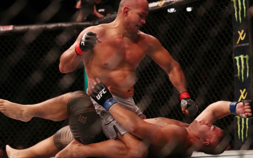 UFC Fight Night 142: Джуниор Дос Сантос нокаутировал Тая Туивасу