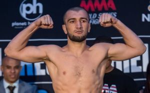 Дебют Абубакара Нурмагомедова в UFC откладывается
