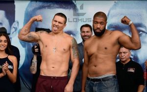 Александр Усик может провести бой с Дереком Чисорой за вакантный титул WBO