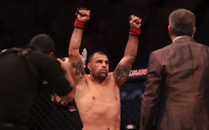 Бонусы турнира UFC Fight Night 142: Дос Сантос - Туиваса