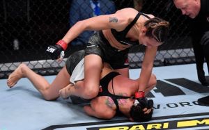 Антонина Шевченко финишировала Ариани Липски на UFC 255