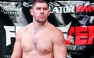 Валентин Молдавский в доминирующем стиле прошел Хави Айалу на Bellator 239