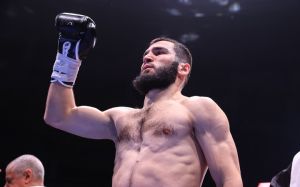 Артур Бетербиев: "В Top Rank мне обещали в этом году большой бой"