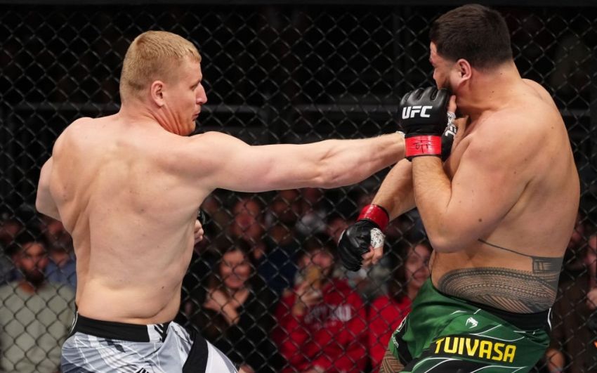 Видео боя Сергей Павлович - Тай Туиваса UFC on ESPN 42