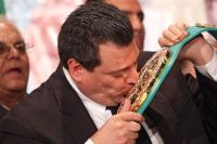 WBC сделали Сауля Альвареса "привилегированным" чемпионом, Джермалл Чарло - с полноценным титулом