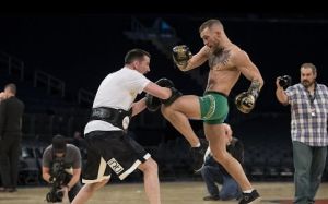 Видео открытой тренировки Конора МакГрегора перед UFC 205
