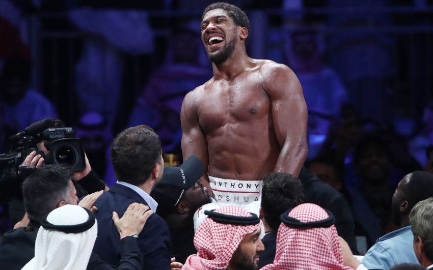 Эдди Хирн обсудил возможность, что Джошуа откажется от титула WBO