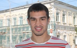 Артём Чеботарёв дебютирует в профи боем против Секереша 
