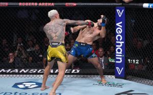 Чарльз Оливейра уничтожил Бенеила Дариуша на UFC 289