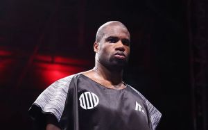 IBF назначила претендентский бой Дюбуа - Санчес
