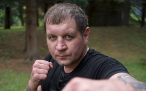 Александр Емельяненко рассказал, как относится к решению брата пойти в армию