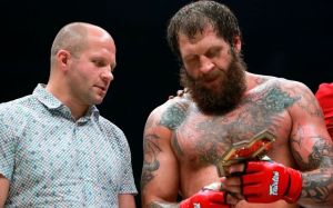 Александр Емельяненко уверен, что он больше заслуживает звание Героя России, чем Хабиб
