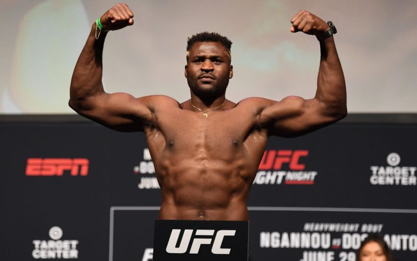 Фрэнсис Нганну объяснил, почему еще не подписал новый контракт с UFC