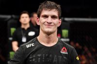 Мовсар Евлоев просит UFC дать ему бой с Топурией в Лондоне: "Не забудь свой рoзовый пиджак"