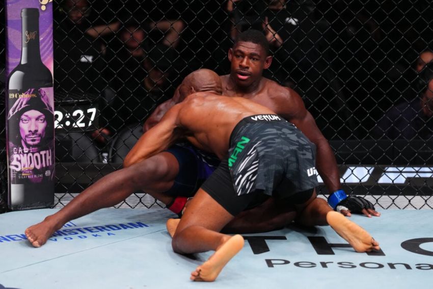 Видео боя Камару Усман – Хоакин Бакли UFC on ESPN 69