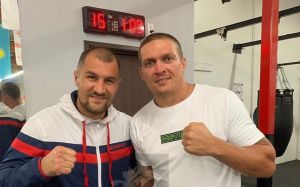 СМИ: Усик отписался от Ковалева в соцсетях из-за Умара Кремлева