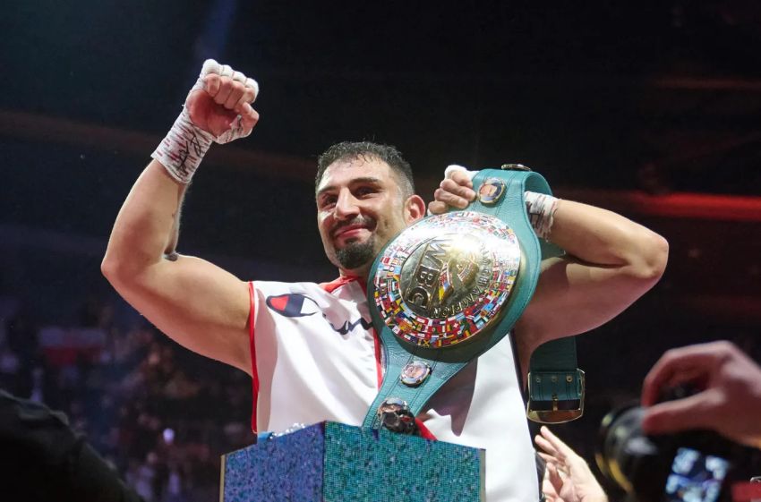 Агит Кабайел стал полноценным чемпионом WBC