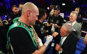 Боб Арум заявил, что бой Фьюри - Уайлдер 3 может состояться за пределами США в октябре или ноябре