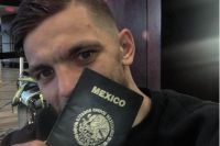 Боксер Иван Редкач получил мексиканский паспорт