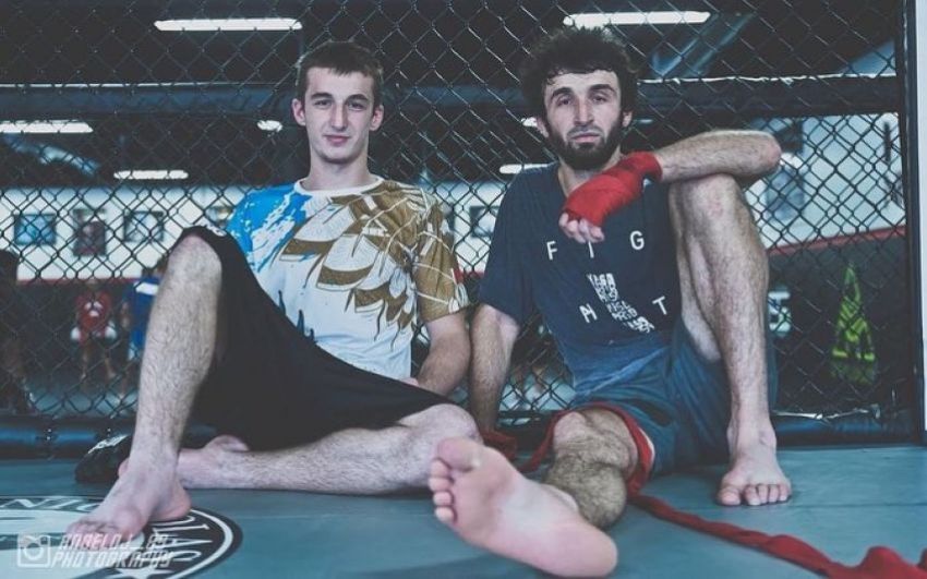 Хасан Магомедшарипов "задушил" Амила Насырова на GFC 21