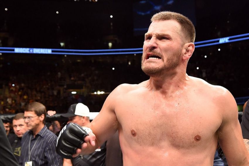 Stipe Miocic with interest shared his thoughts on boxing fight with Joshua or Fury.