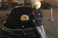 Хабиб Нурмагомедов подарил Дане Уайту свою любимую папаху