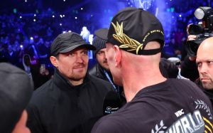 Александр Усик отреагировал на победу Фьюри над Чисорой и высказался о будущем мегафайте