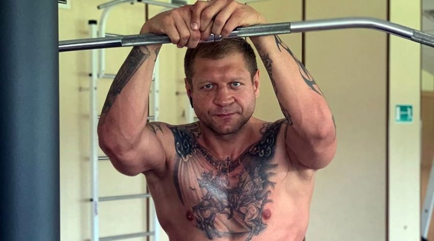 Александр Емельяненко придумал упражнение для защиты от хулиганов