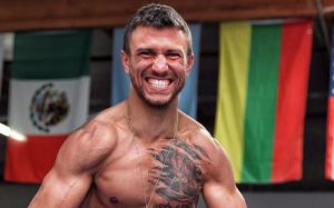 Василий Ломаченко изменил стиль и стал похож на Хабиба Нурмагомедова 