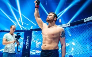 Анатолий Малыхин подписал контракт с ONE Championship