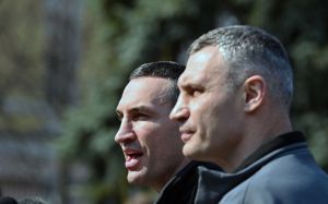 Виталий Кличко: "Отец учил нас с братом, что это большая честь для любого мужчины – отдать жизнь, защищая свою страну"