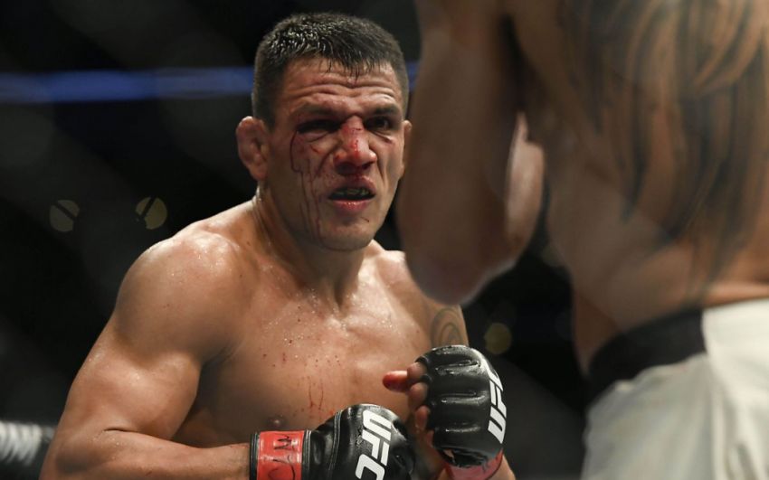 UFC планируют бой Дос Аньос - Усман