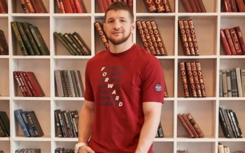 Владимир Минеев призвал бойцов больше читать и назвал 7 книг для саморазвития