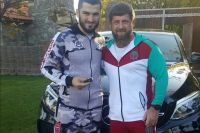 Артур Бетербиев встретился с Рамзаном Кадыровым и получил в подарок автомобиль