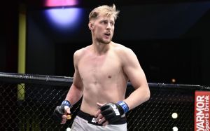 Андрей Орловский оценил шансы Волкова в бою с Джонсом